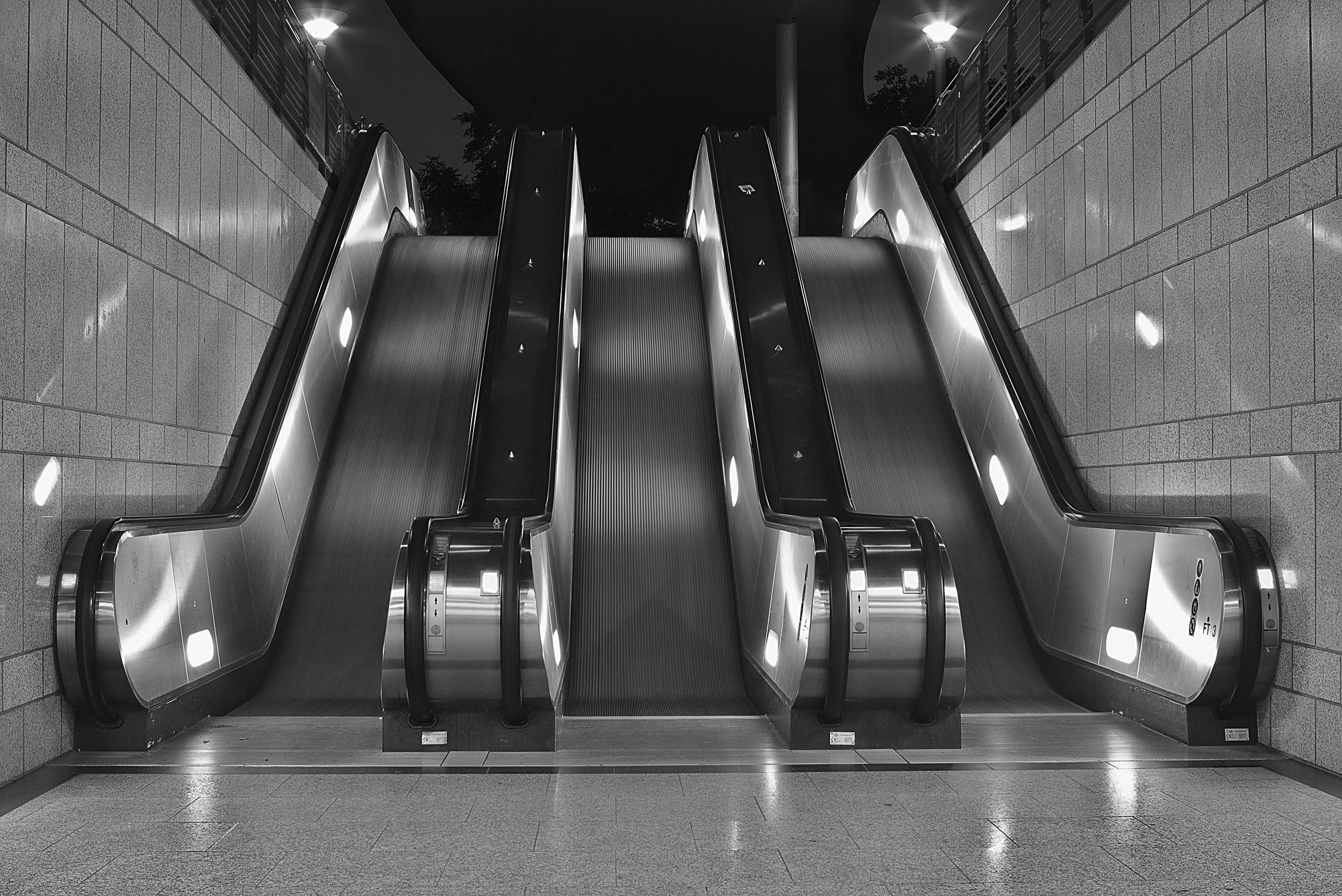 Rolltreppe Westfalenhalle in S/W