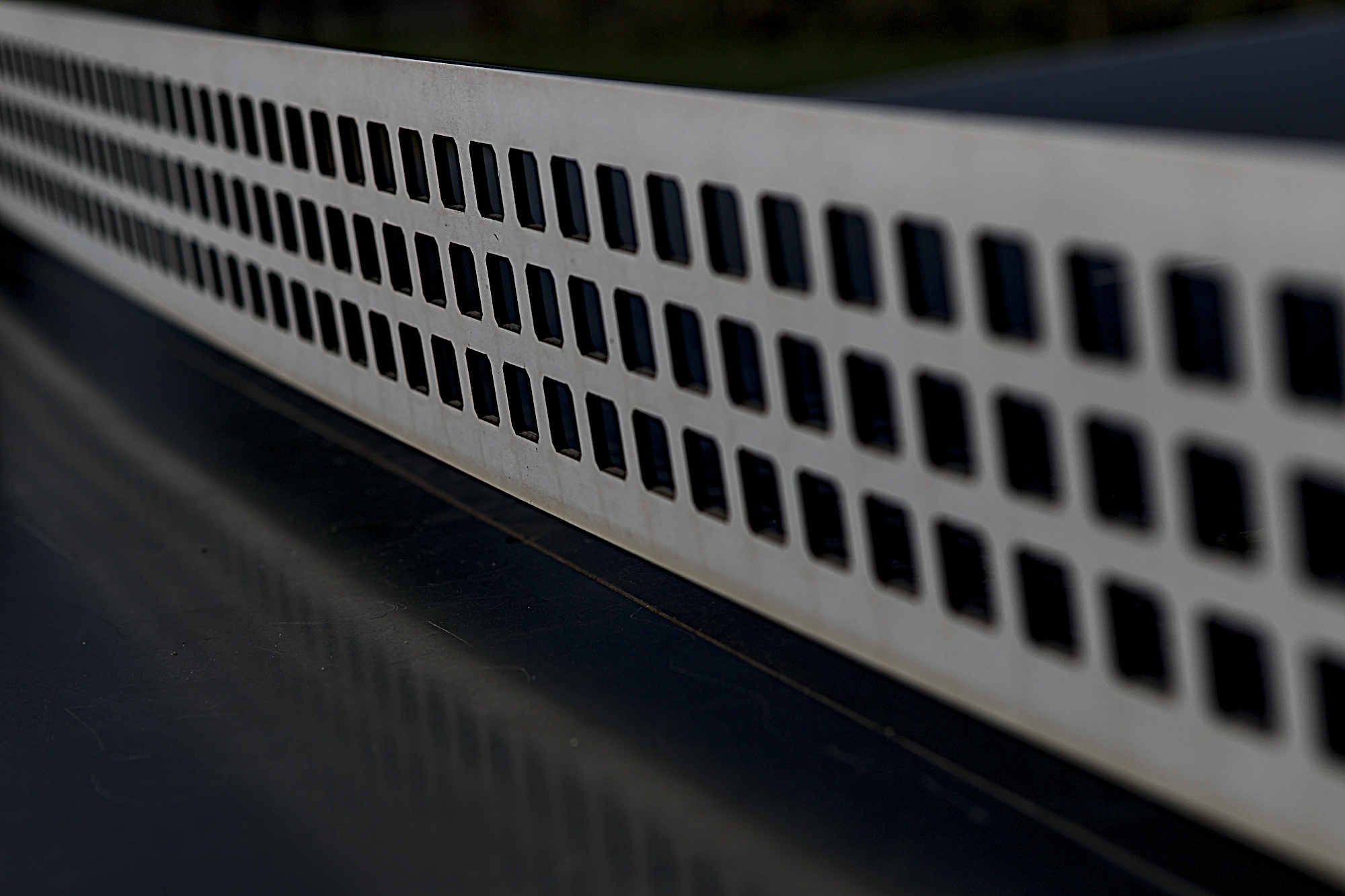 "Netz" einer Outdoor Tischtennisplatte