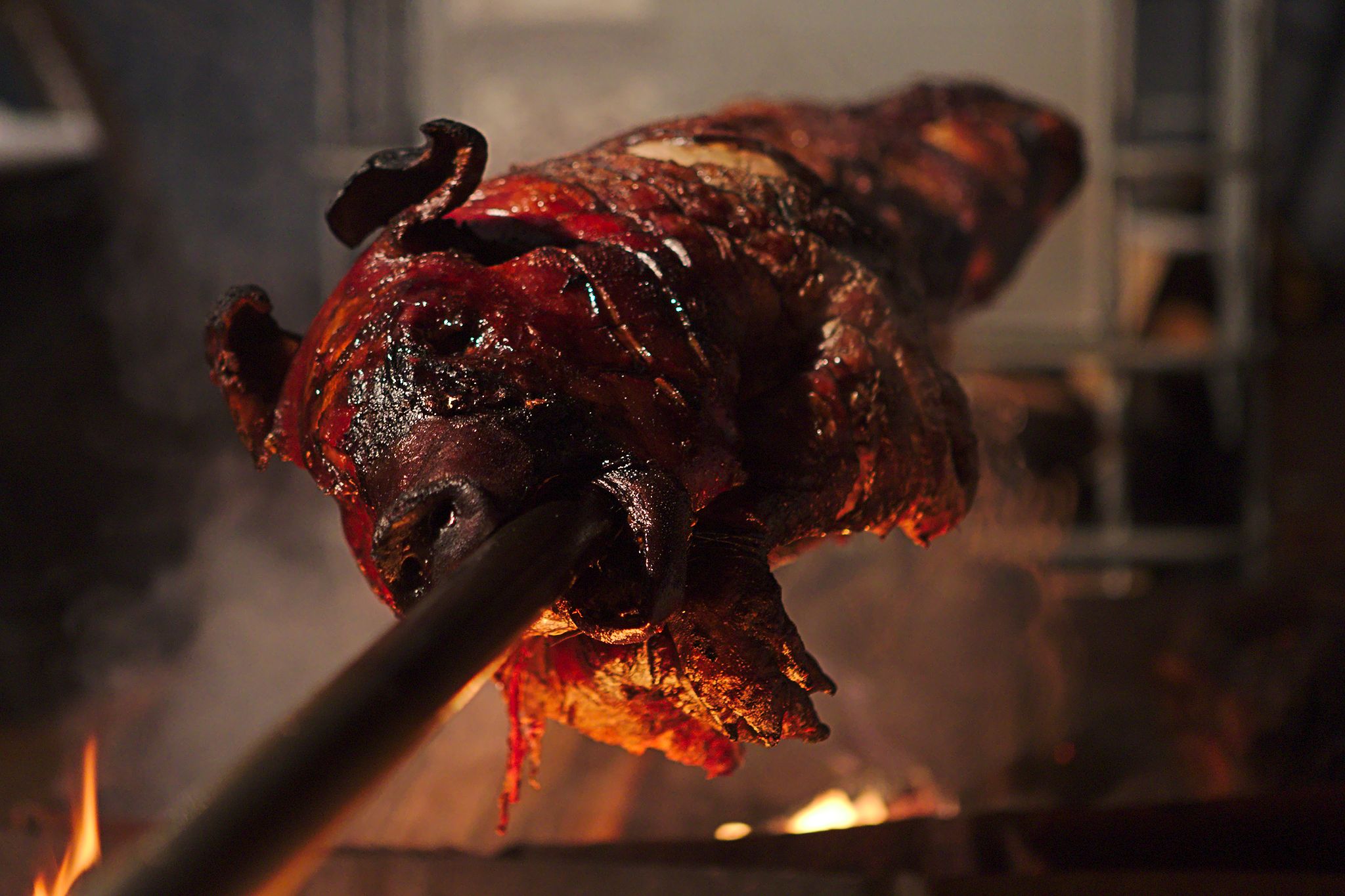 Spanferkel auf dem Grill